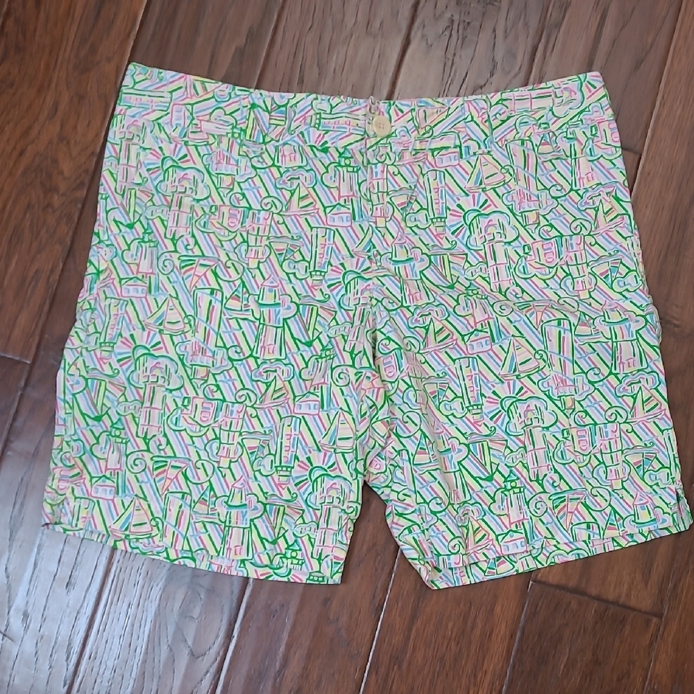 Lilly Pulitzer Grace Resort Beach Twill Shorts in the "Guiding Light" print 14